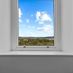 아파트 Mulberry Beautiful With Sea View - Pass The Keys 그레인지오버샌즈